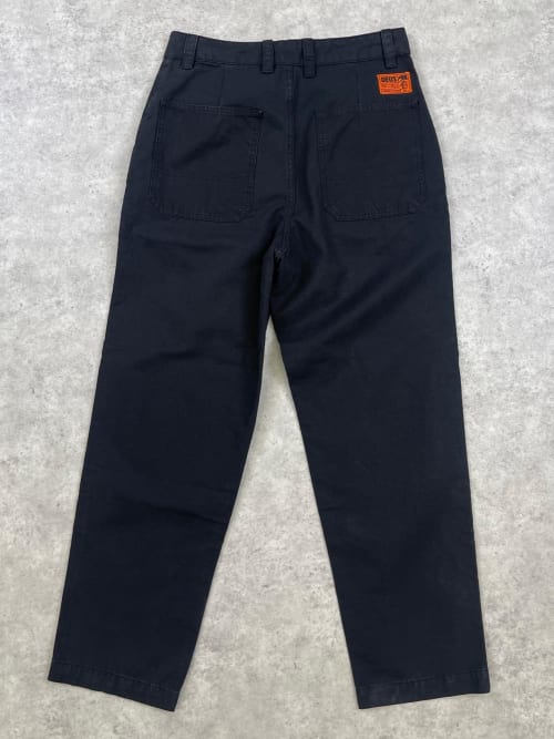 Photo de la pièce Pantalon Deus Ex Machina Coupe Droite  disponible à la location en ligne ou dans notre showroom à Paris