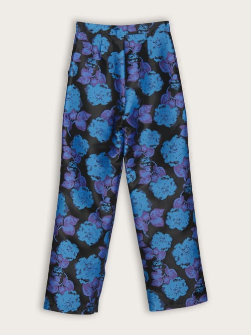 Photo de la pièce Pantalon Droit Fleuri Bleu disponible à la location en ligne ou dans notre showroom à Paris