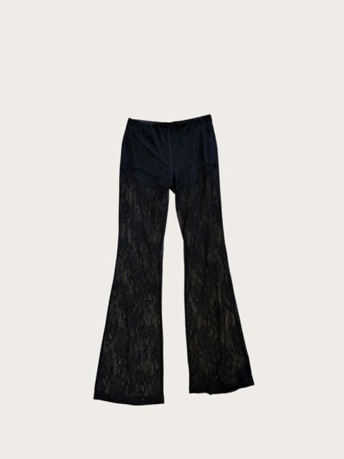 Photo de la pièce Pantalon en dentelle  disponible à la location en ligne ou dans notre showroom à Paris