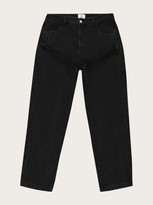Photo de la pièce Pantalon fendu noir disponible à la location en ligne ou dans notre showroom à Paris