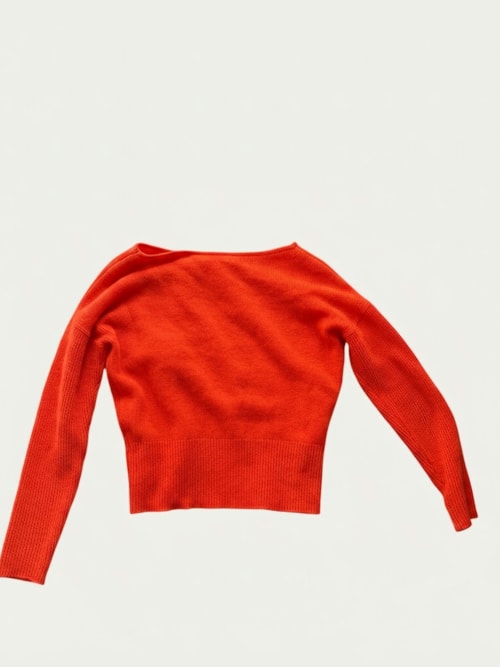 Photo de la pièce Pull col bateau disponible à la location en ligne ou dans notre showroom à Paris