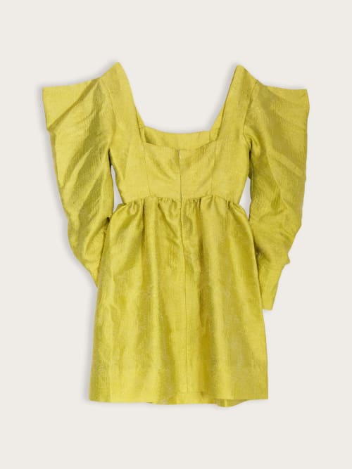 Photo de la pièce Robe à épaulettes verte disponible à la location en ligne ou dans notre showroom à Paris
