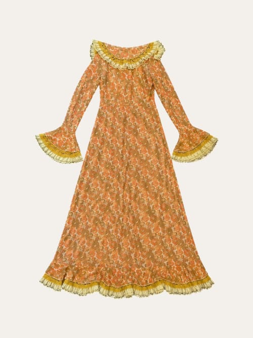 Photo de la pièce Robe longue dentelle orange  disponible à la location en ligne ou dans notre showroom à Paris