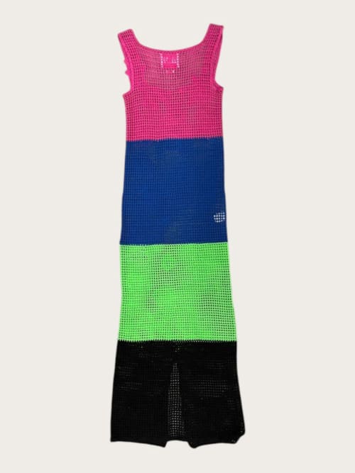 Photo de la pièce Robe longue multicolore en crochet  disponible à la location en ligne ou dans notre showroom à Paris