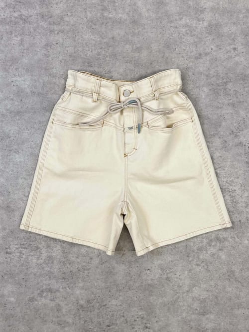 Photo de la pièce Short Blanc Closed disponible à la location en ligne ou dans notre showroom à Paris