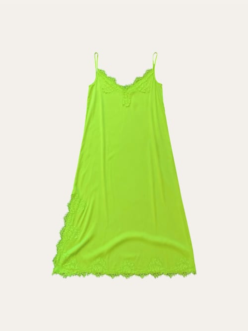 Photo de la pièce Slip dress courte disponible à la location en ligne ou dans notre showroom à Paris