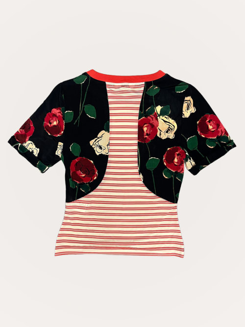 Photo de la pièce T-shirt Dali à rayures rouges bi-goût  disponible à la location en ligne ou dans notre showroom à Paris