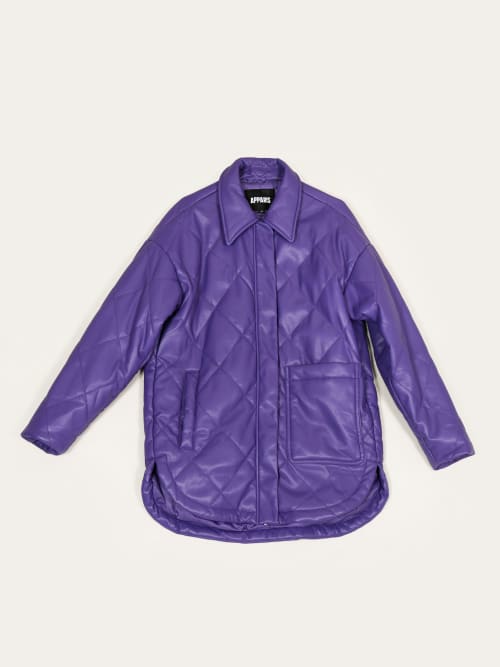 Photo de la pièce Veste-Chemise Violette Matelassée disponible à la location en ligne ou dans notre showroom à Paris