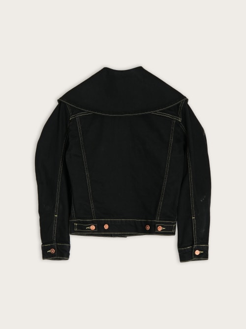 Photo de la pièce Veste Crop Aalto en Denim Noir disponible à la location en ligne ou dans notre showroom à Paris