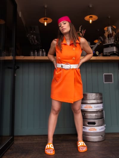 Photo du look 70's Orange Barmaid