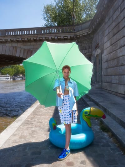 Photo du look Parasol & Jupe Fendue 