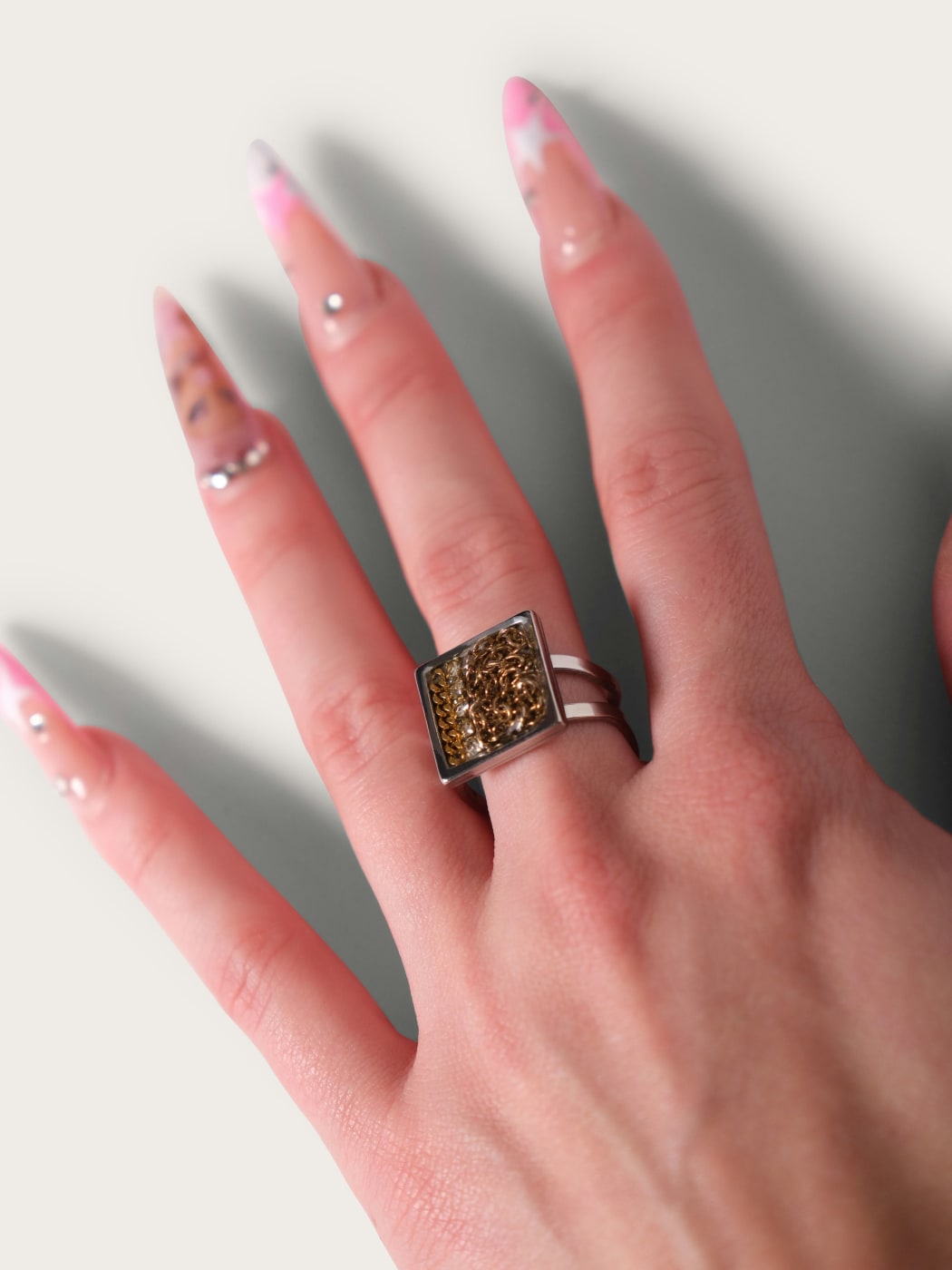 Photo principale du produit Bague chaînes  de la marque Inès Pineau