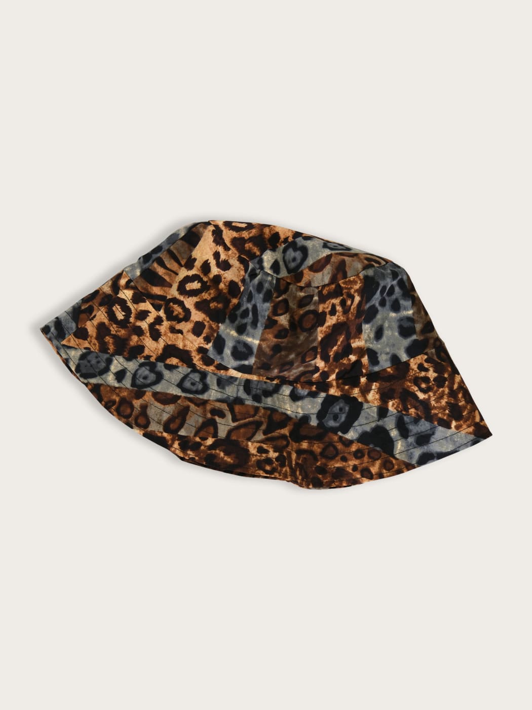 Photo principale du produit Bob Kaema Imprimé Leopard de la marque Kaema 