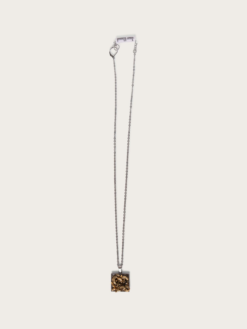 Photo principale du produit Collier argenté pendentif carré de la marque Inès Pineau