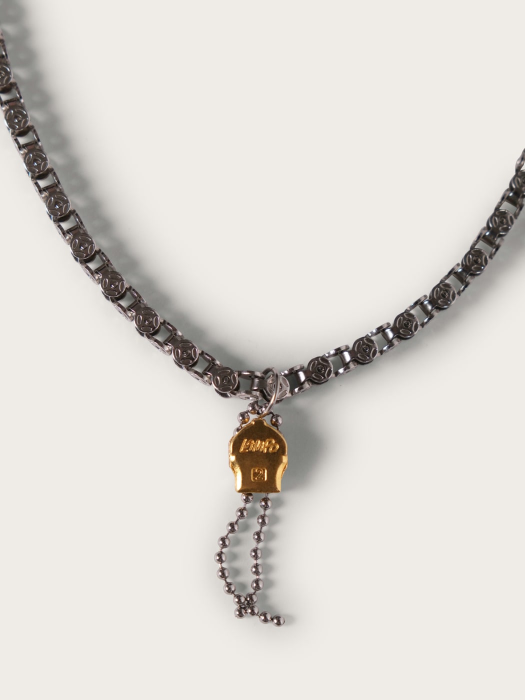 Photo secondaire du produit Collier chaines upcyclé de la marque Inès Pineau