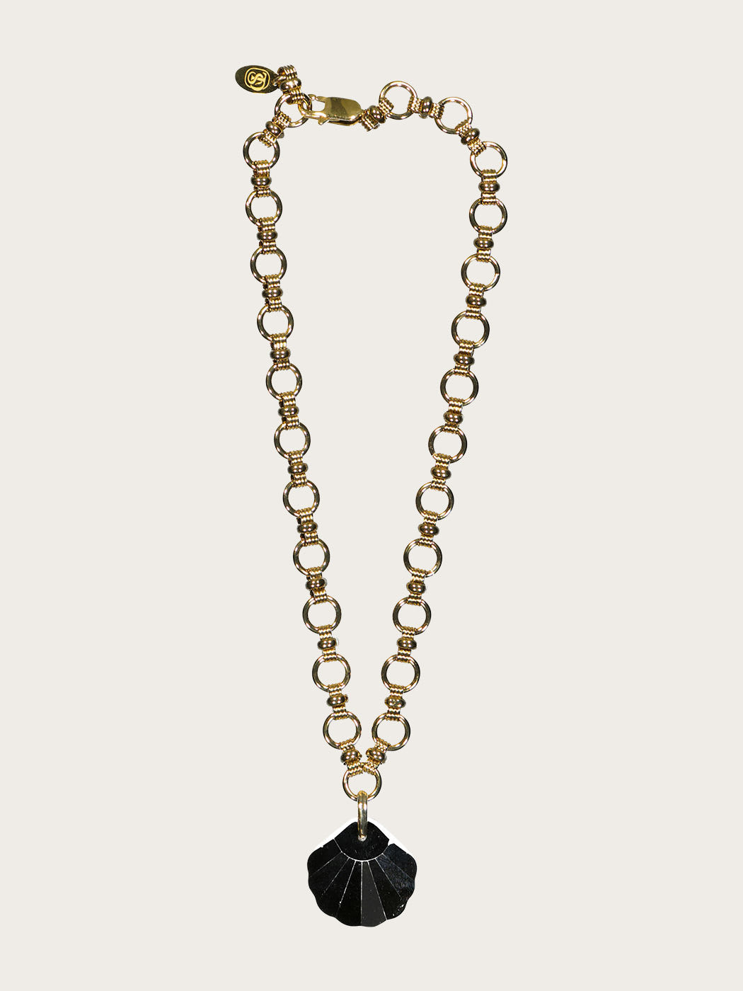 Photo principale du produit Collier coquillage diamant noir de la marque The Shell Dealer