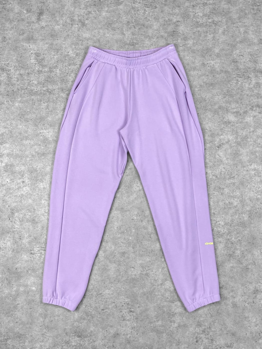 Photo principale du produit Jogging Lilas de la marque Circle