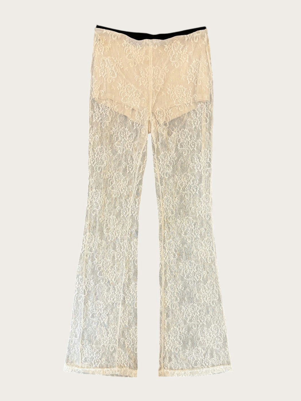 Photo principale du produit Pantalon en dentelle doublé mini-short de la marque Sunday Life