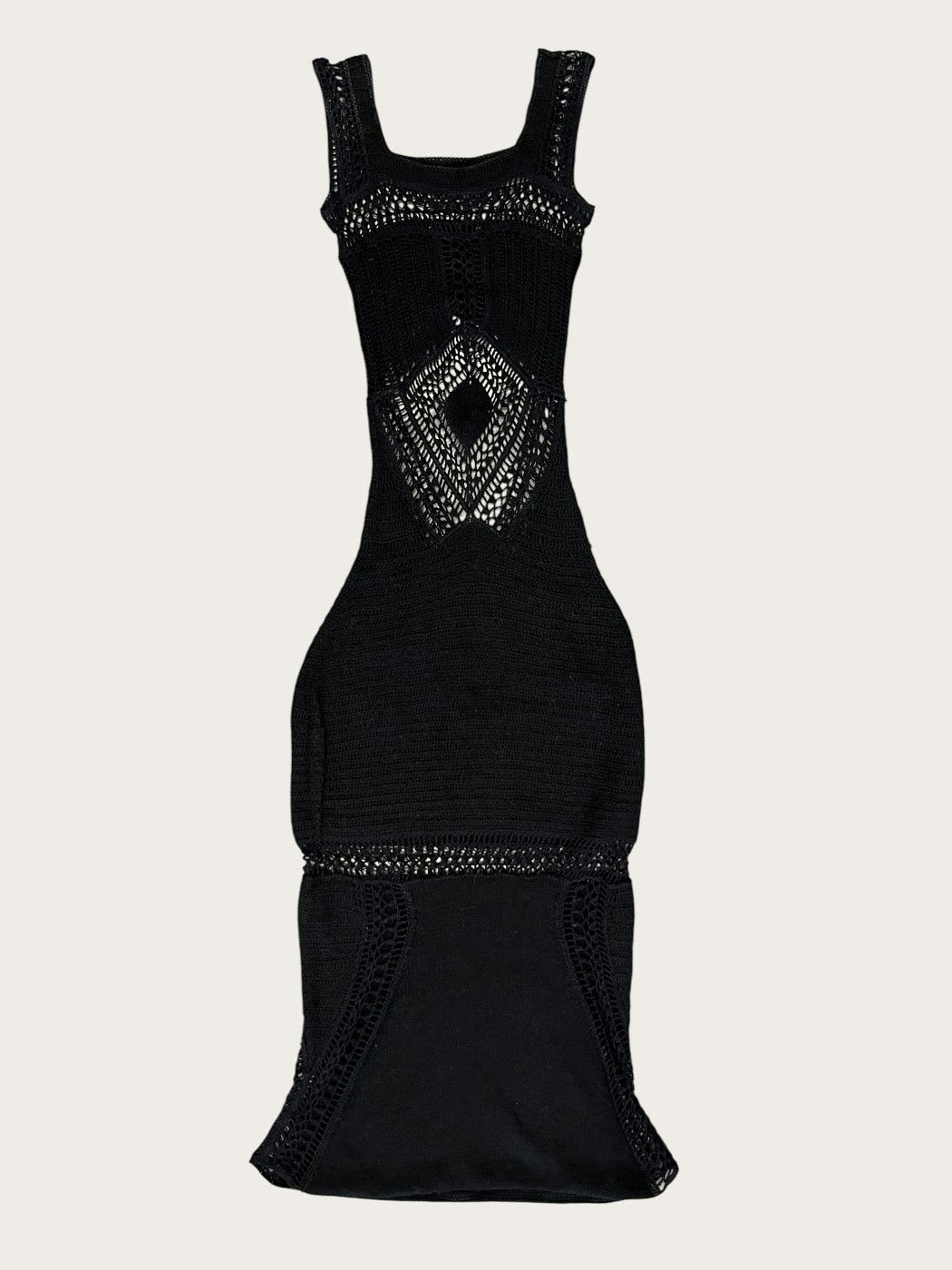 Photo principale du produit Robe noire en crochet sans manche de la marque Sake