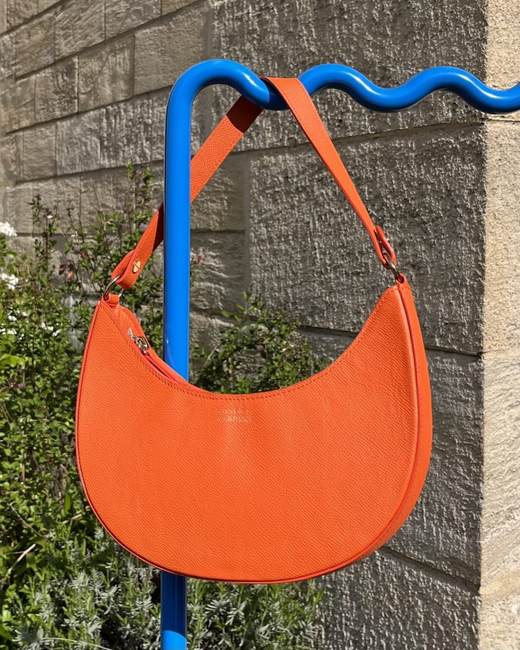 Photo secondaire du produit Sac Baguette en Cuir Orange Vernis de la marque Citizen Of Carthage