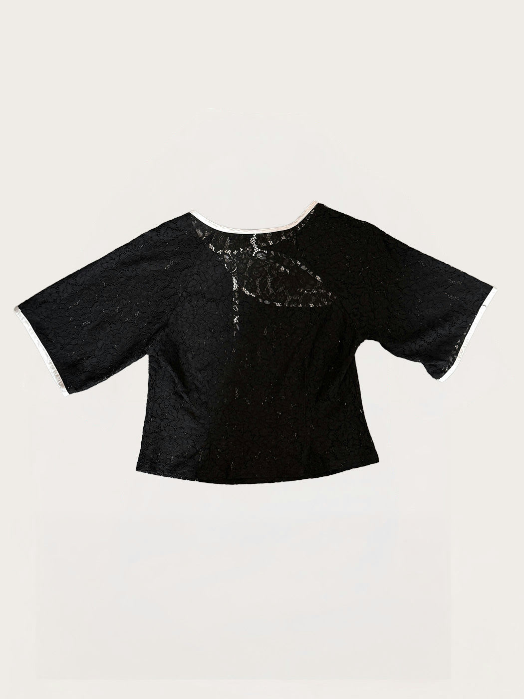 Photo secondaire du produit Top dentelle noire lacets blancs de la marque Résumé