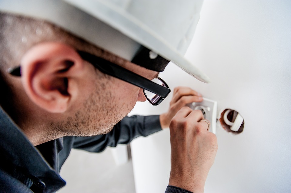 electricians in dubai