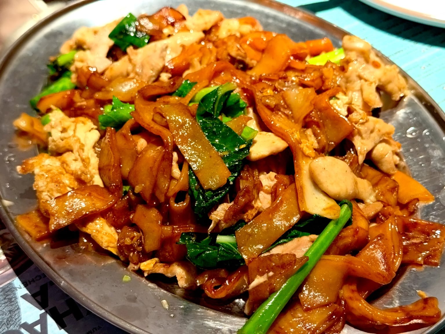 Pad See Eiw at Khao Pla
