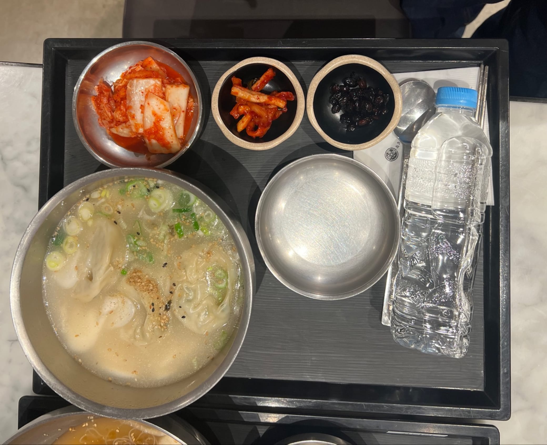 Tteok and Dumpling Soup at 속초코다리냉면 신세계백화점 본점