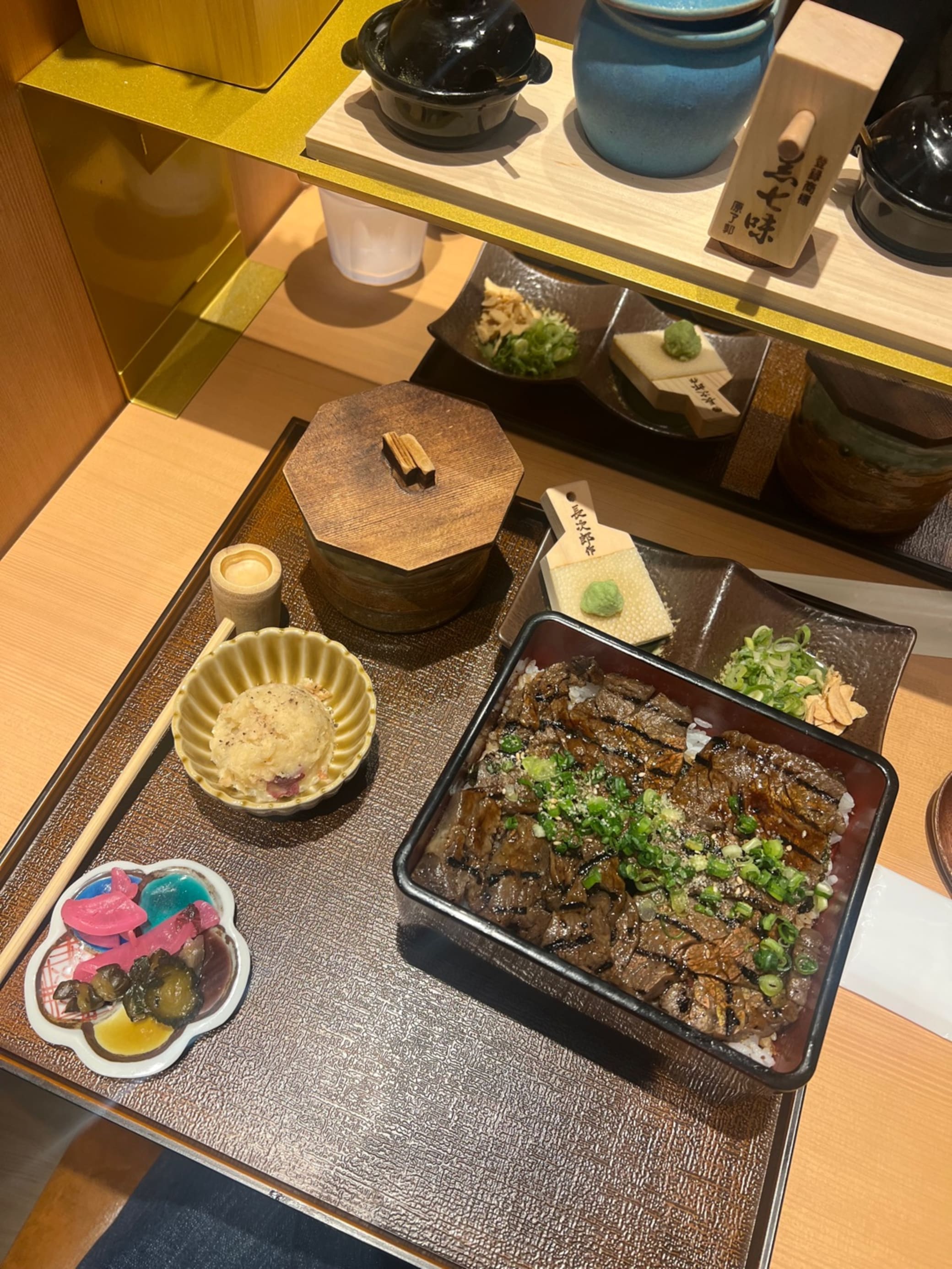 Wagyu Yakiniku Beef Donburi at 肉まぶし専科肉亭新 京都高島屋S.C.店