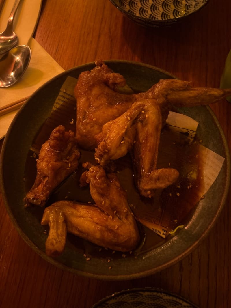 Chicken Wings at Taruhachi Bento