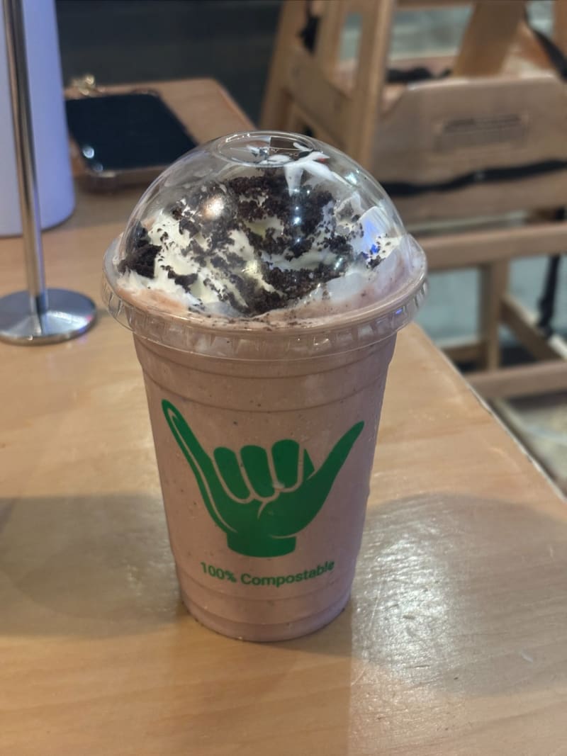 Chocolate Milkshake W Oreo at Seven Brothers - Laie