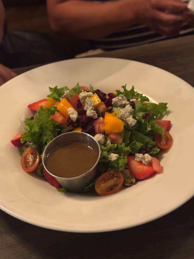 Salad at Jackie Rey's Ohana Grill Hilo