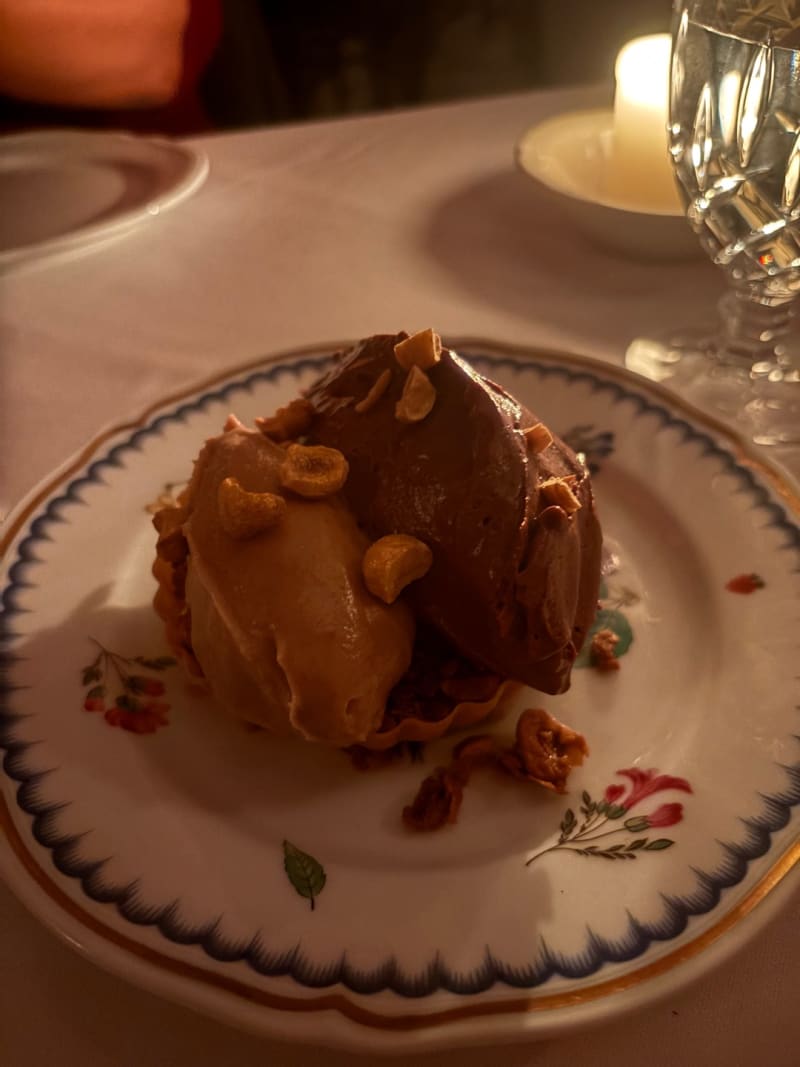Mousse Al Cioccolato E Nocciole at Neptune's Grotto