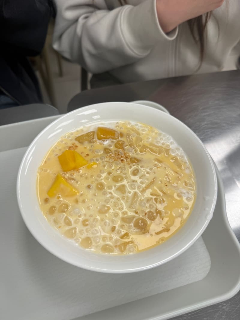 Mango Sweet Dew Bowl at Sip'n Chill 小丘 (newmarket)