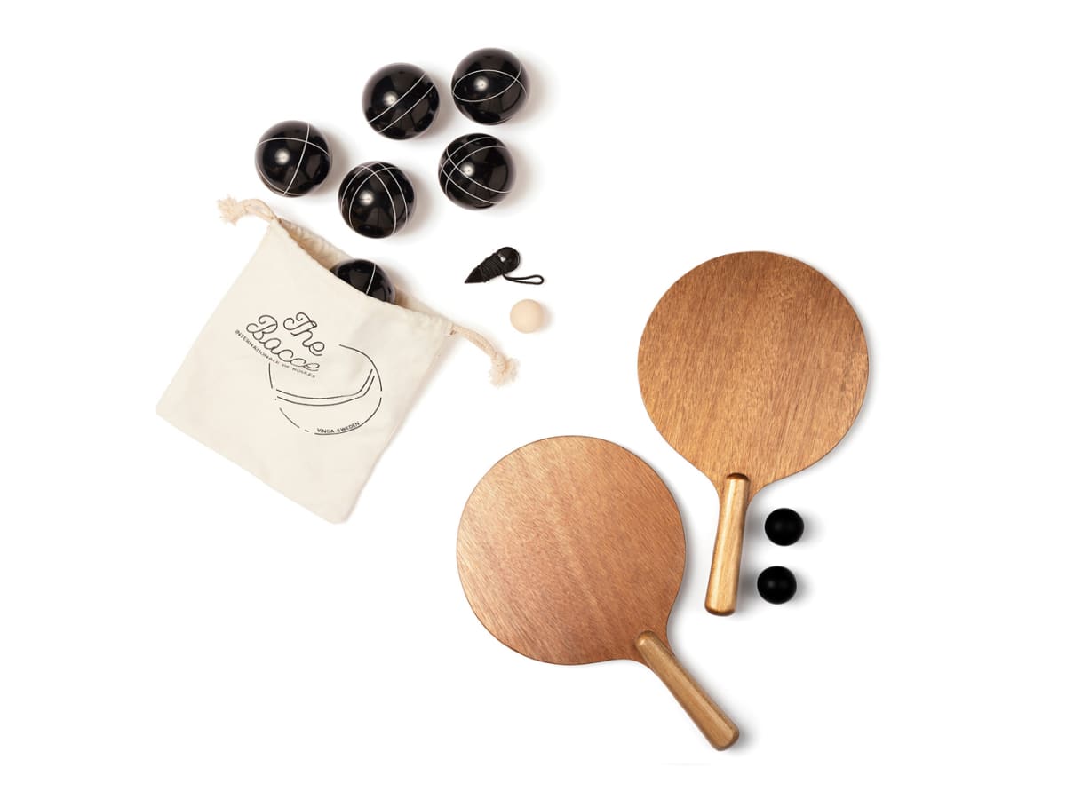 Strandtennisset och bocciaspel