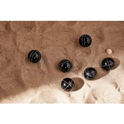 4. Strandtennisset och bocciaspel