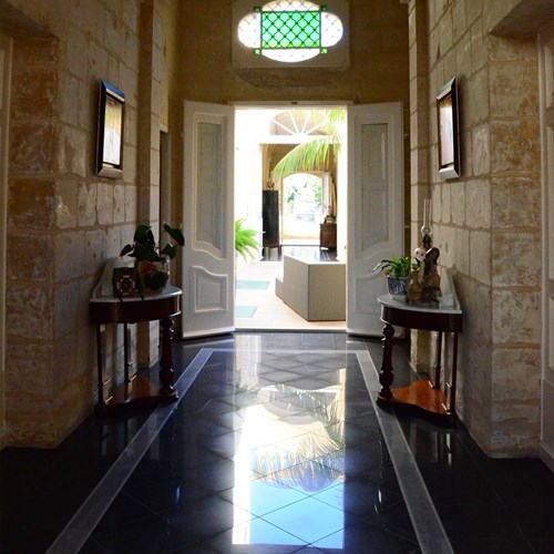home3.jpg