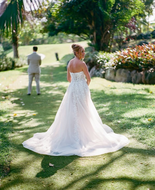 Wedding portrait at Kualoa Ranch Oahu, photo 03