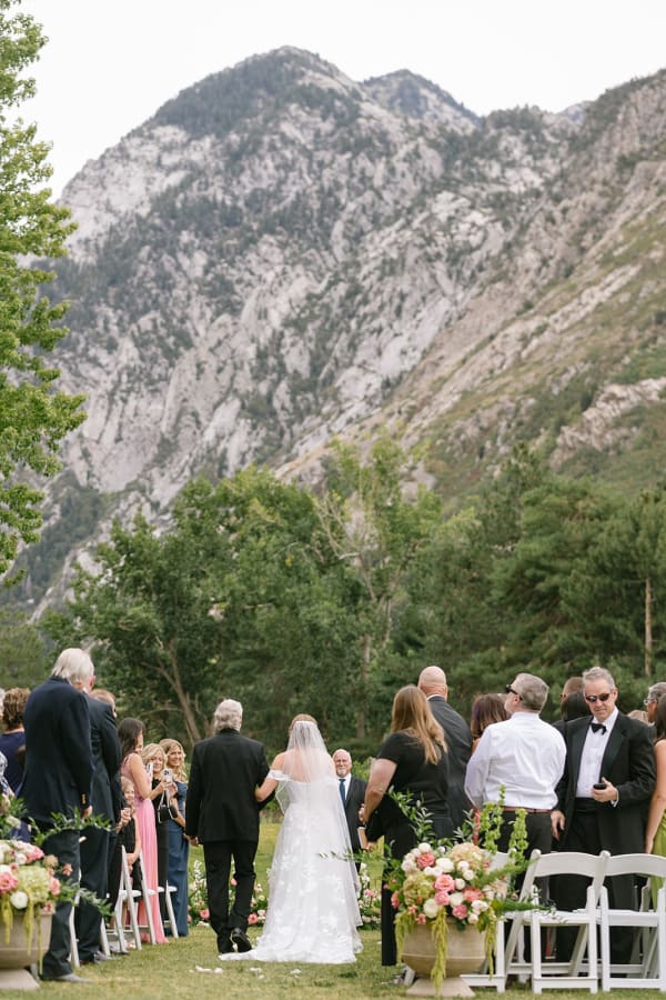 Luxury Fall Weddings at La Caille Restaurant in Sandy Utah A Perfect Blend of Elegance and Nature, photo 08