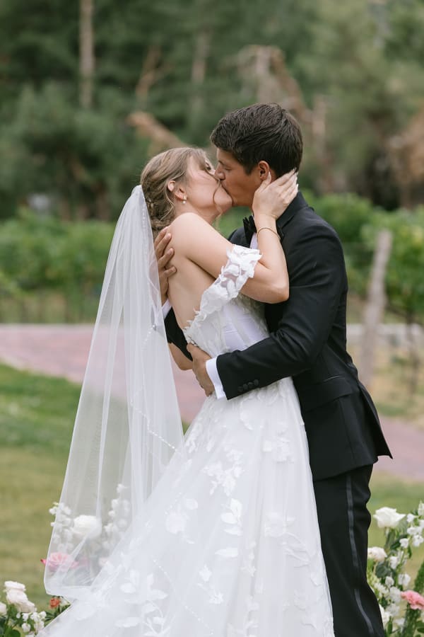 Luxury Fall Weddings at La Caille Restaurant in Sandy Utah A Perfect Blend of Elegance and Nature, photo 13