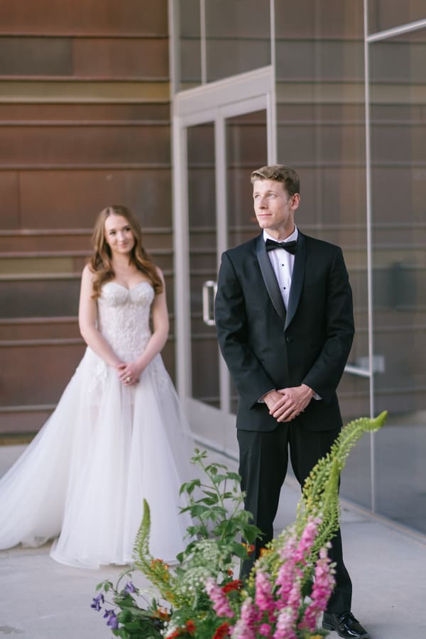 A romantic Summer Wedding at the Natural History Museum of Utah, photo 08