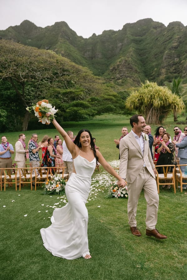 Wedding portrait at Paliku Gardens at Kualoa Ranch, photo 06