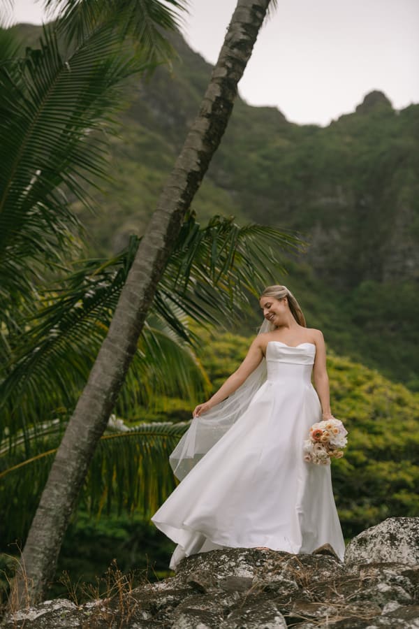 What We've Learned After Capturing Over 100 Weddings at Paliku Gardens Kualoa Ranch, photo 08