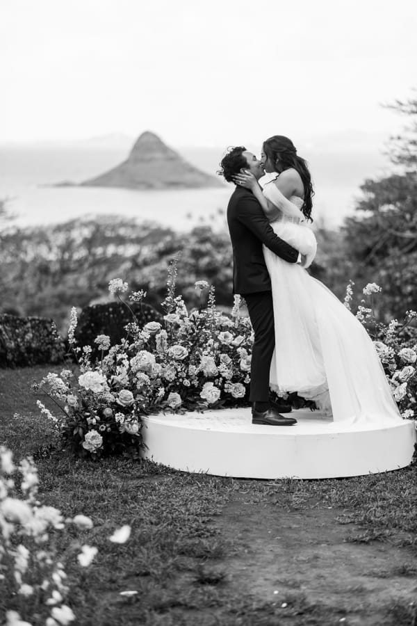 What We've Learned After Capturing Over 100 Weddings at Paliku Gardens Kualoa Ranch, photo 09
