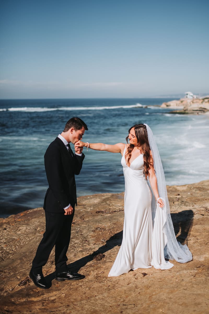 Wedding portrait at La Jolla Cove, photo 11