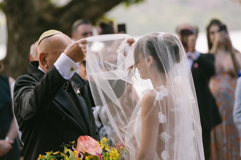 Hawaii wedding photography by Palms & Lace Photo