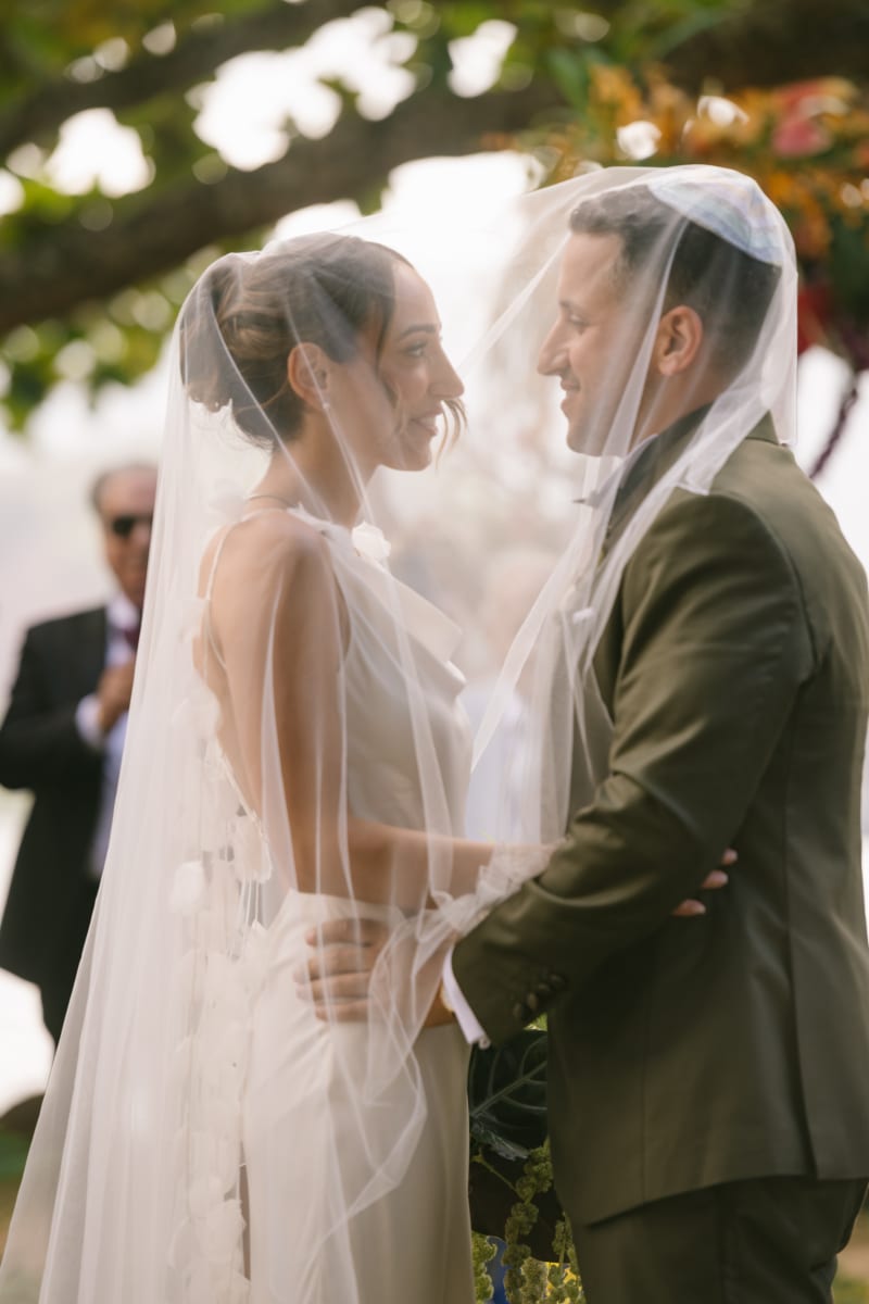 Hawaii wedding photography by Palms & Lace Photo