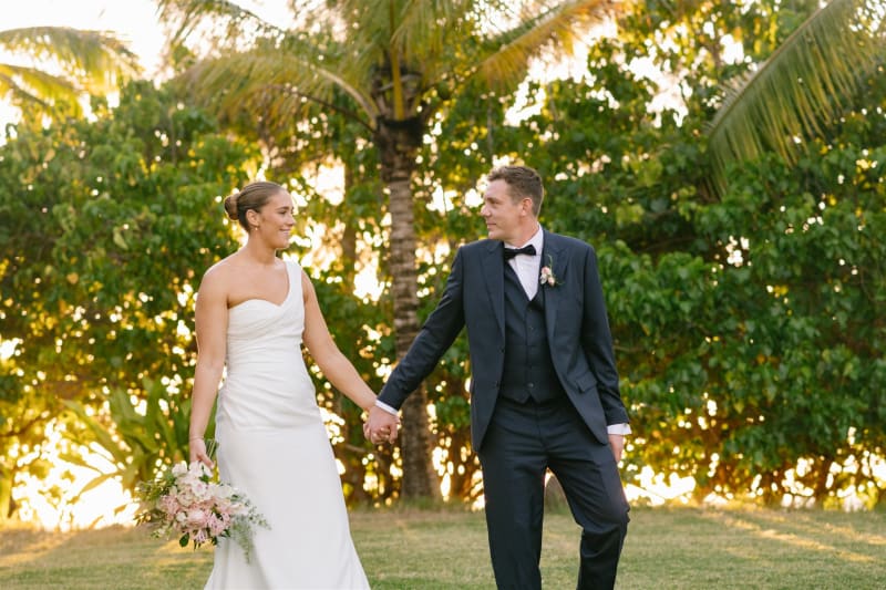 Hawaii wedding photography by Palms & Lace Photo