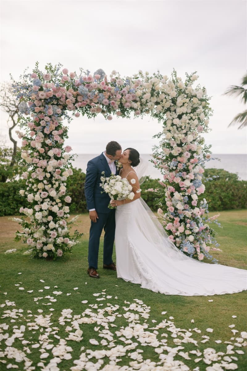 Hawaii wedding photography by Palms & Lace Photo