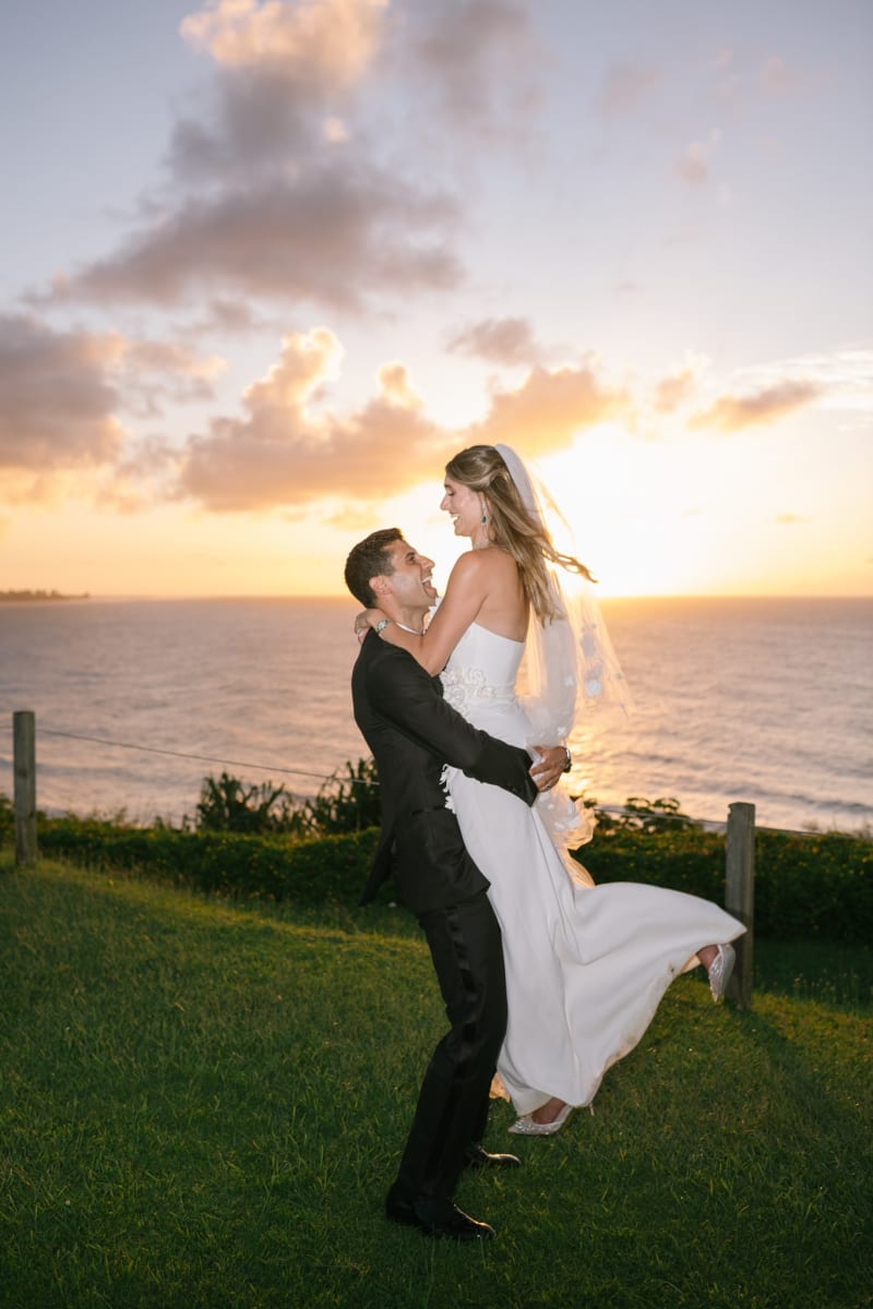 Hawaii wedding photography by Palms & Lace Photo